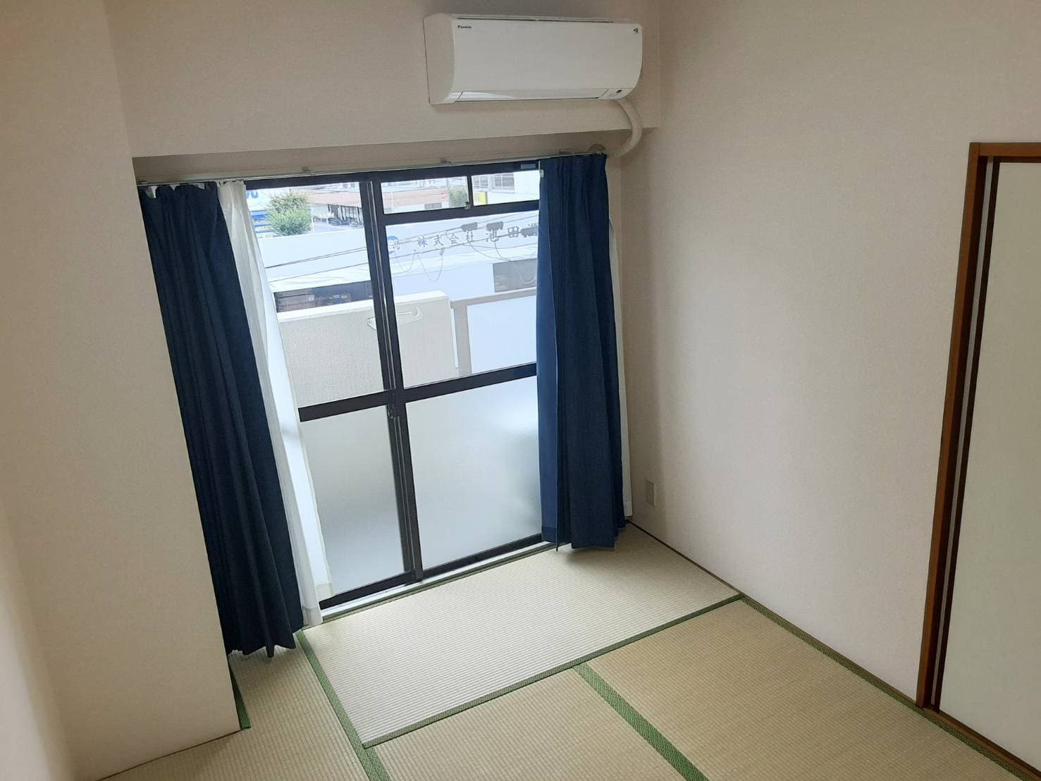 ピース八尾 中田 和室